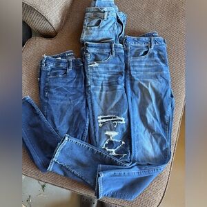 4 Pairs AE High waisted skinny jeans